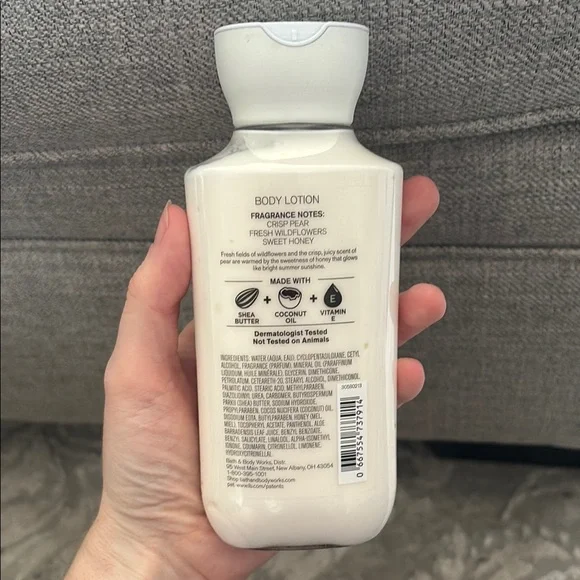 Bath & Body Works Honey Wildflower Lotion - Floral Design - Picture 2 of 4